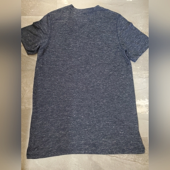 Smartwool Men's Heathered Grey & Navy Blue V-Neck Short Sleeves Shirt. Men S. - Picture 7 of 8